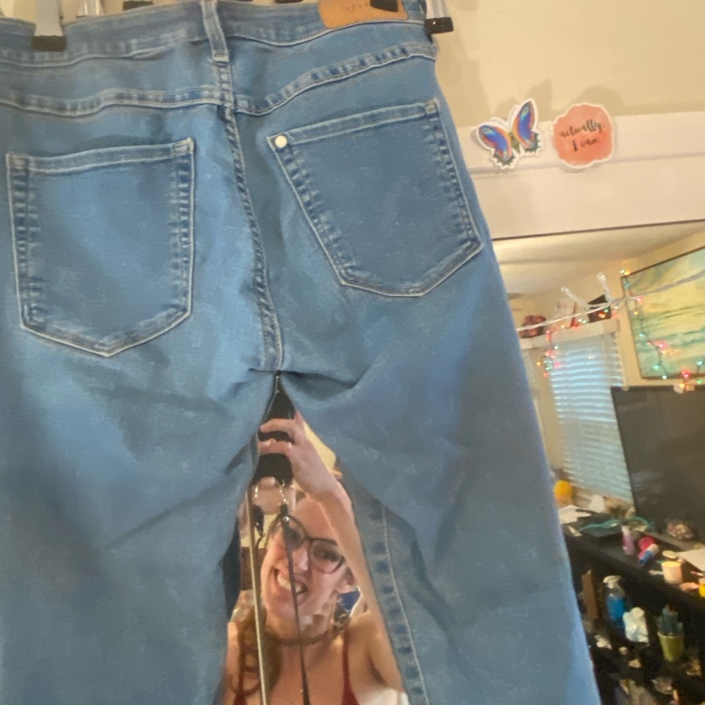 Jeans - Picture 13 of 14